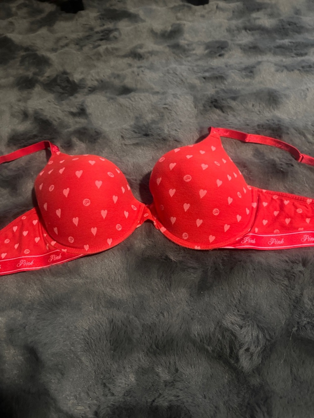 PINK Victoria's Secret Red Heart Print lightly lined Bra